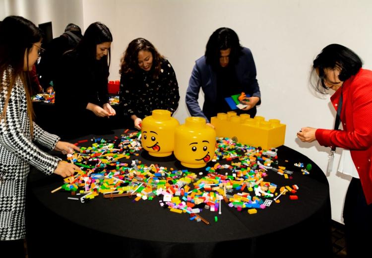 Lego Serious Play es una metodología desarrollada para adultos. Team Building con Grupo Camarena